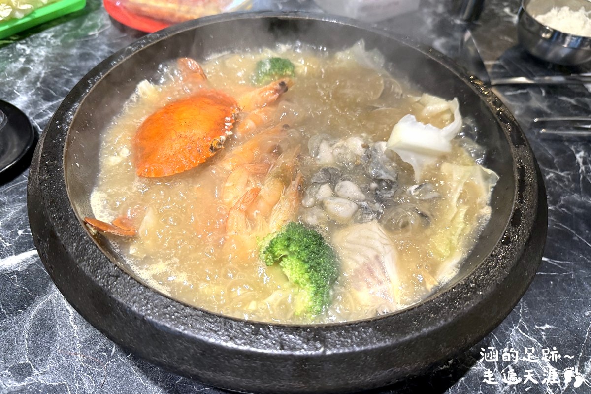 [金山美食] 金山大碗石頭火鍋 ~ 爆炒螃蟹海鮮石頭火鍋，新鮮活蟹，湯頭鮮美，白飯吃到飽