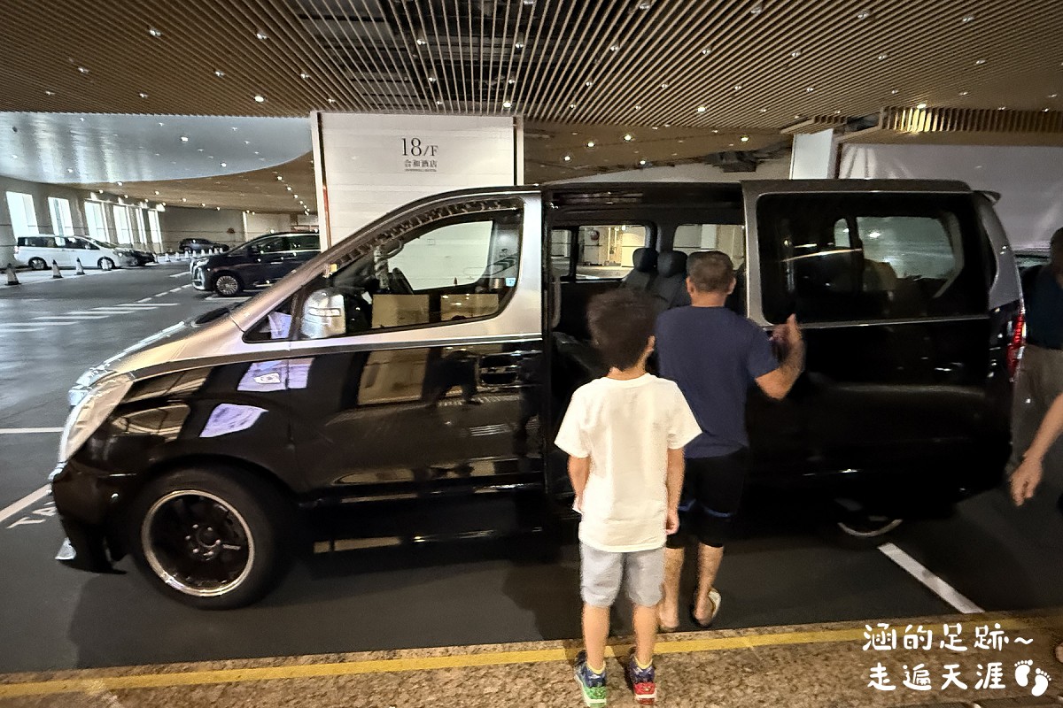 [香港] 香港迪士尼樂園 ~ 園區必玩設施、遊行、精彩迪士尼星夢光影之旅、餐廳、住宿，香港迪士尼攻略