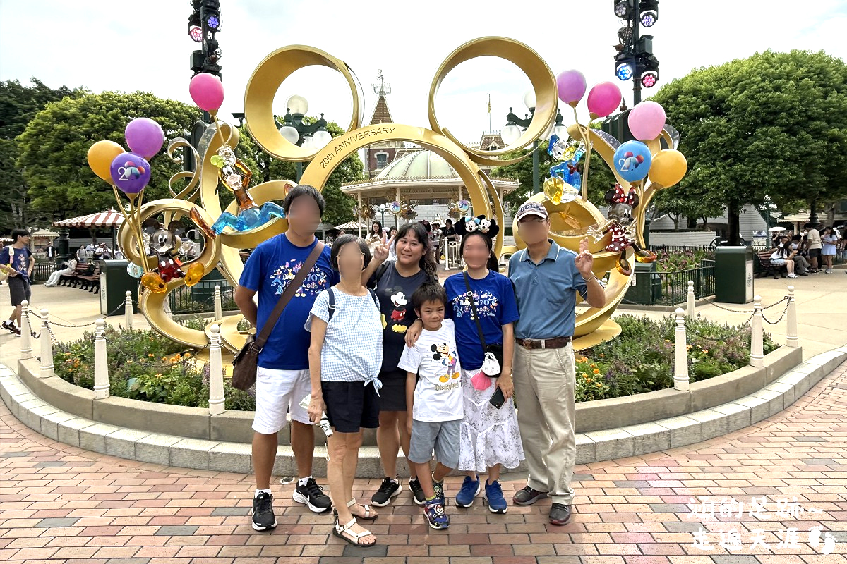 [香港] 香港迪士尼樂園 ~ 園區必玩設施、遊行、精彩迪士尼星夢光影之旅、餐廳、住宿，香港迪士尼攻略
