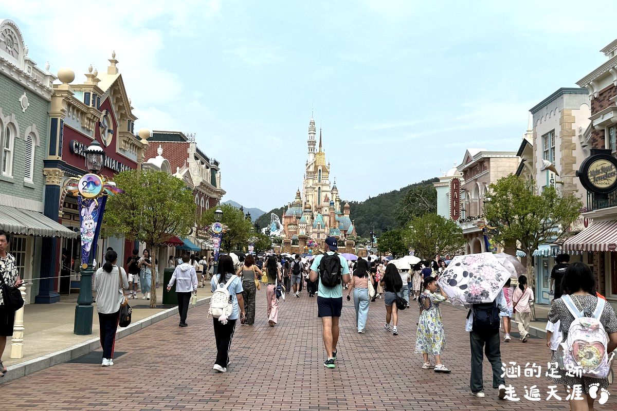 [香港] 香港迪士尼樂園 ~ 園區必玩設施、遊行、精彩迪士尼星夢光影之旅、餐廳、住宿，香港迪士尼攻略