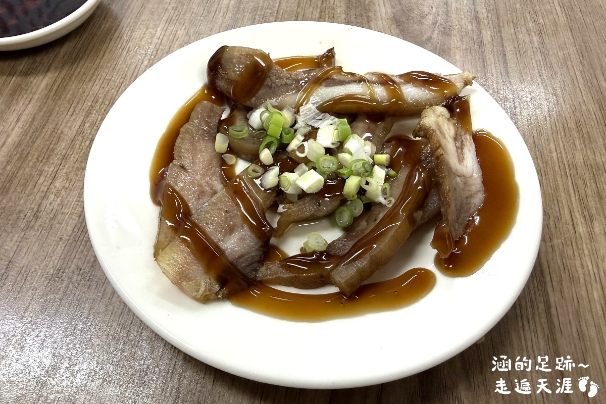 [北投美食] 一心餃子牛肉麵專賣店 ~手工擀的餃子皮，好吃的蒸餃、水餃，現點現煮酸辣湯，北投在地老店