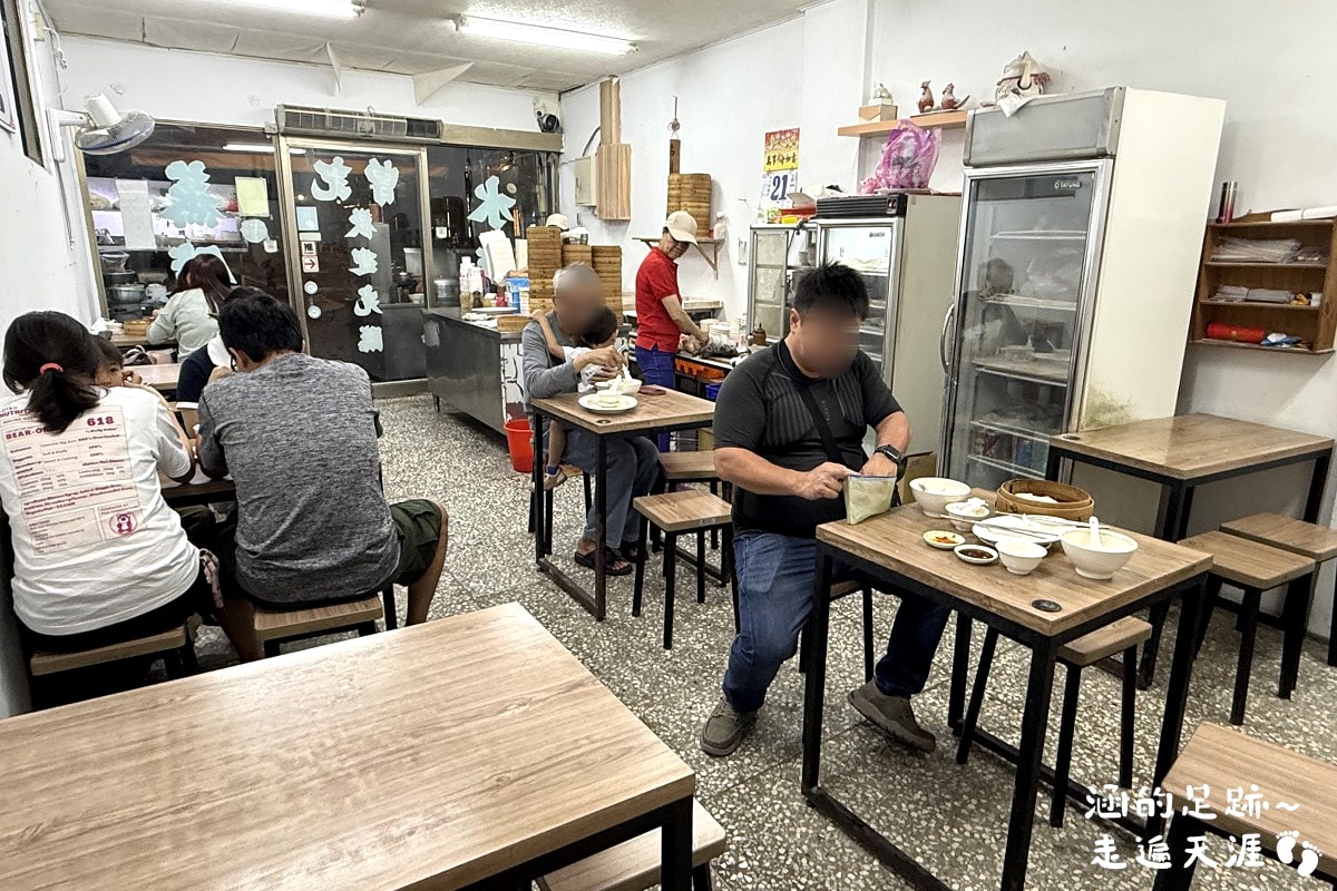 [北投美食] 一心餃子牛肉麵專賣店 ~手工擀的餃子皮，好吃的蒸餃、水餃，現點現煮酸辣湯，北投在地老店