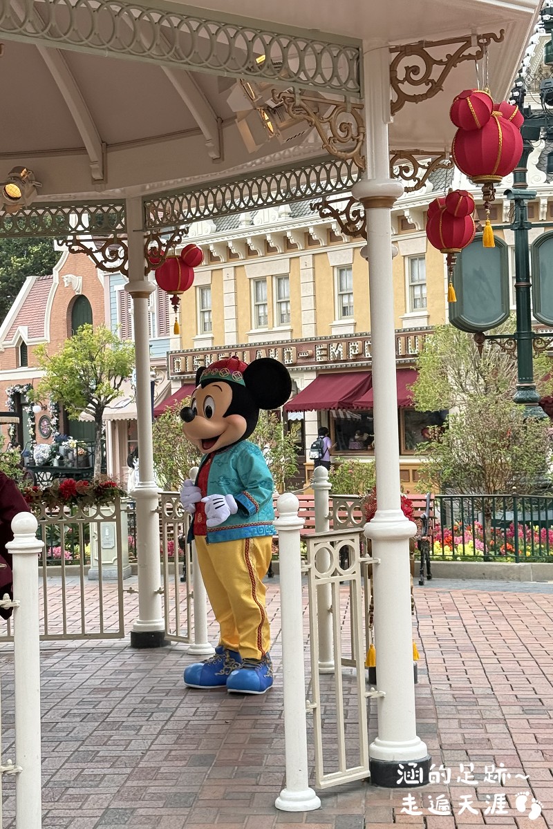 [香港] 香港迪士尼樂園 ~ 園區必玩設施、遊行、精彩迪士尼星夢光影之旅、餐廳、住宿，香港迪士尼攻略