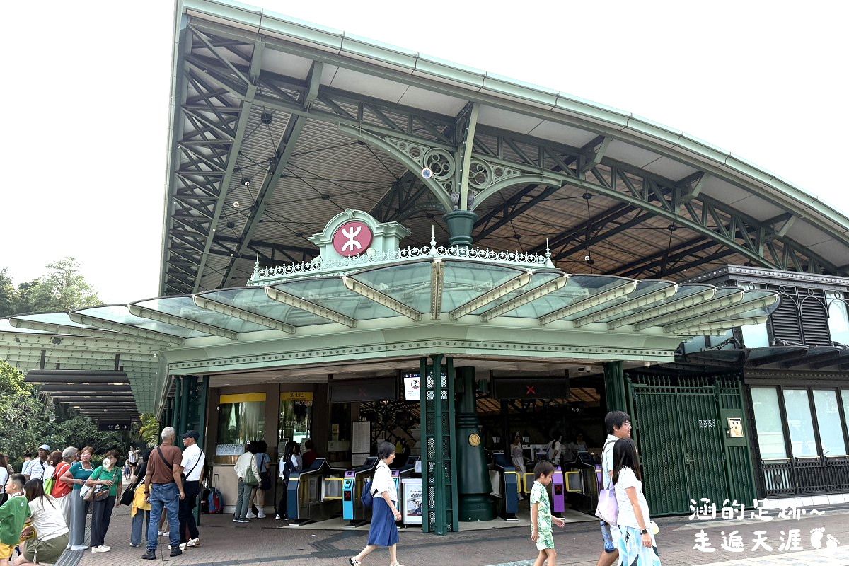 [香港] 香港迪士尼樂園 ~ 園區必玩設施、遊行、精彩迪士尼星夢光影之旅、餐廳、住宿，香港迪士尼攻略