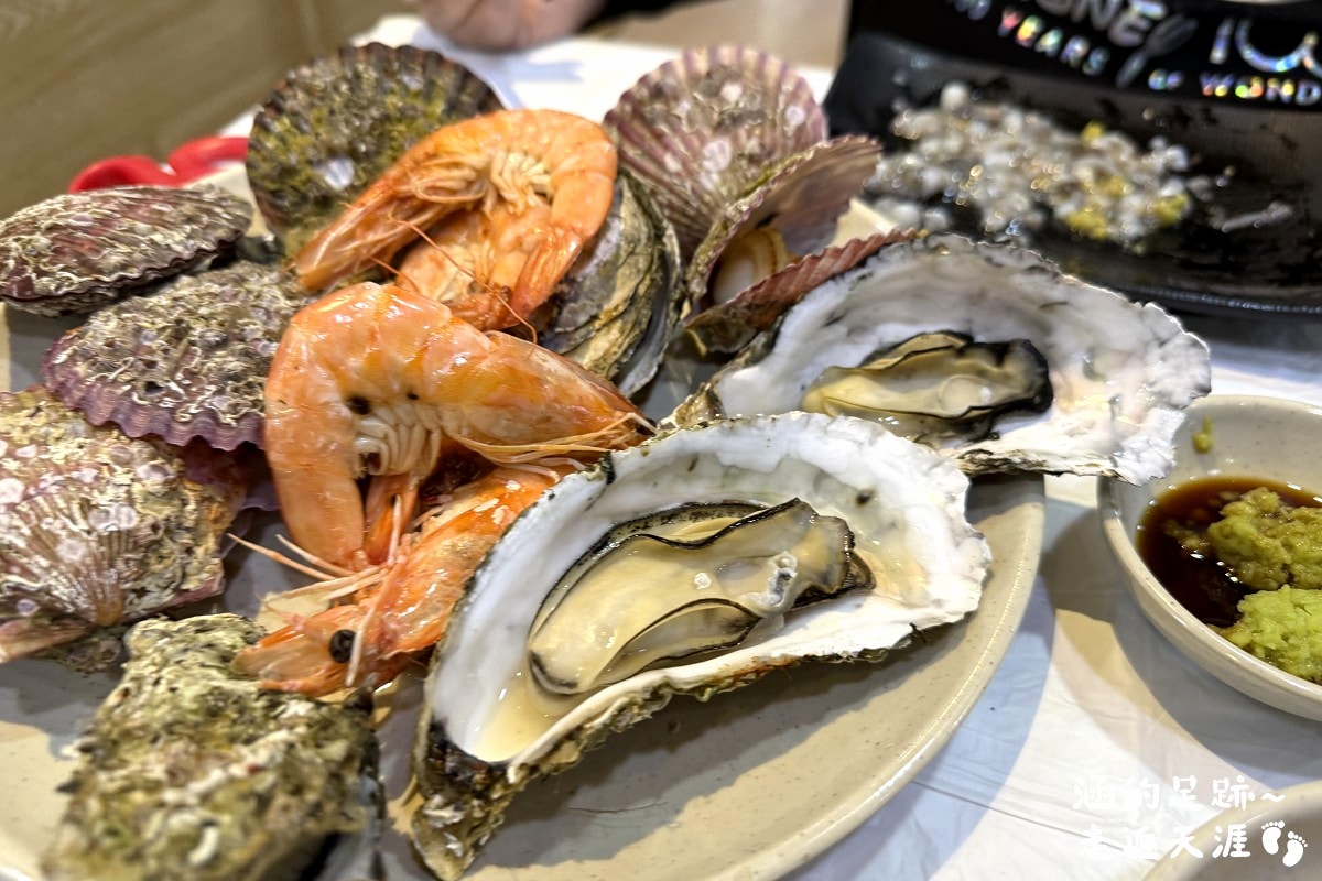 [韓國首爾] 鷺梁津水產市場 ~ 大吃活帝王蟹、松葉蟹、活章魚，一樓買海鮮，二樓代客料理，超鮮甜帝王蟹，首爾吃活海鮮的好地方