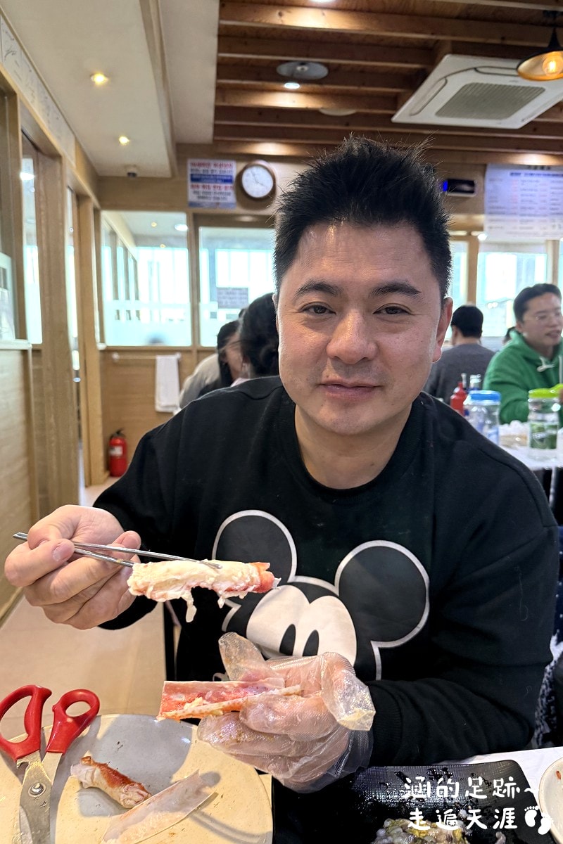 [韓國首爾] 鷺梁津水產市場 ~ 大吃活帝王蟹、松葉蟹、活章魚，一樓買海鮮，二樓代客料理，超鮮甜帝王蟹，首爾吃活海鮮的好地方
