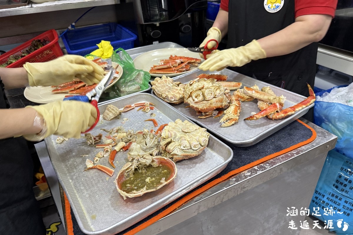 [韓國首爾] 鷺梁津水產市場 ~ 大吃活帝王蟹、松葉蟹、活章魚，一樓買海鮮，二樓代客料理，超鮮甜帝王蟹，首爾吃活海鮮的好地方