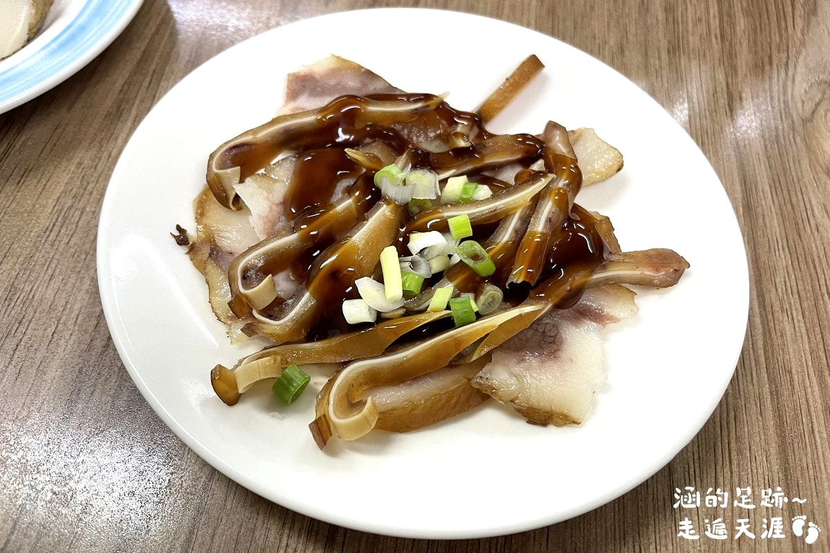 [北投美食] 一心餃子牛肉麵專賣店 ~手工擀的餃子皮，好吃的蒸餃、水餃，現點現煮酸辣湯，北投在地老店