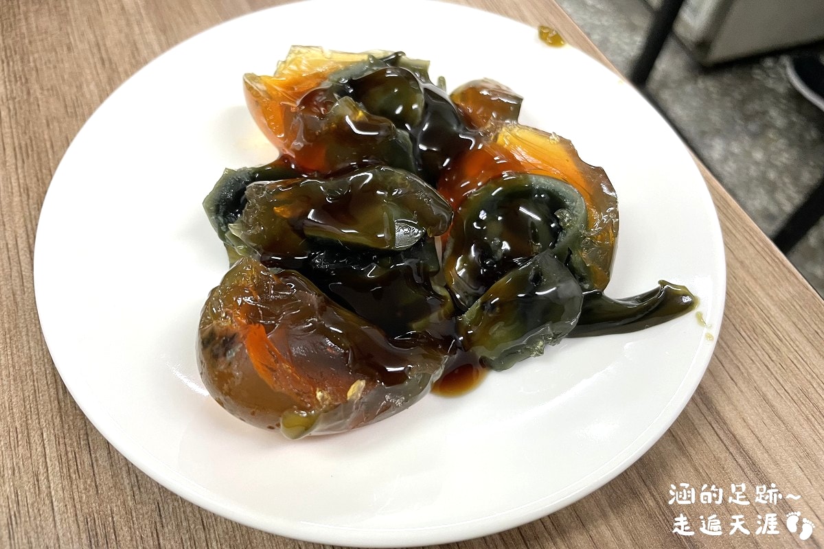 [北投美食] 一心餃子牛肉麵專賣店 ~手工擀的餃子皮，好吃的蒸餃、水餃，現點現煮酸辣湯，北投在地老店