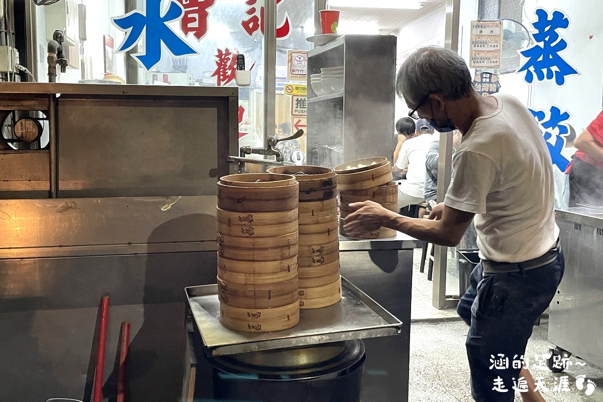 [北投美食] 一心餃子牛肉麵專賣店 ~手工擀的餃子皮，好吃的蒸餃、水餃，現點現煮酸辣湯，北投在地老店