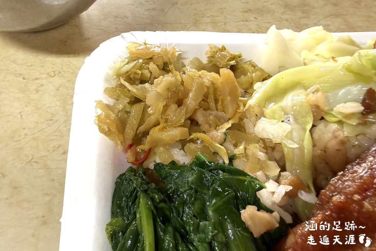 [北投美食] 今味雞腿飯 ~ 必點雞腿酸菜飯，現炸雞腿酥脆多汁，北投在地人喜歡吃的便當店
