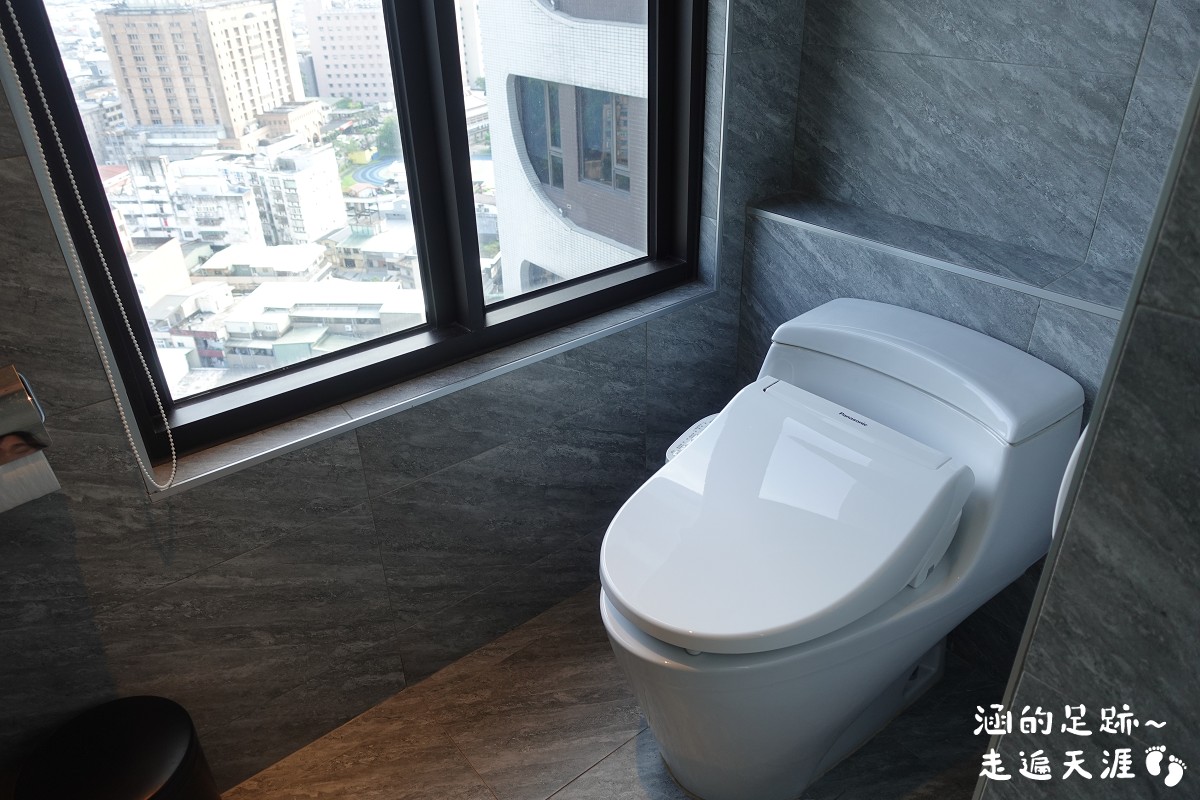 [宜蘭羅東飯店推薦] 村却國際溫泉酒店 ~ 宜蘭最高飯店，視野極佳，房間景觀雙湯，高空酒吧、游泳池、兒童遊戲區設施豐富，早午餐供應至12:30