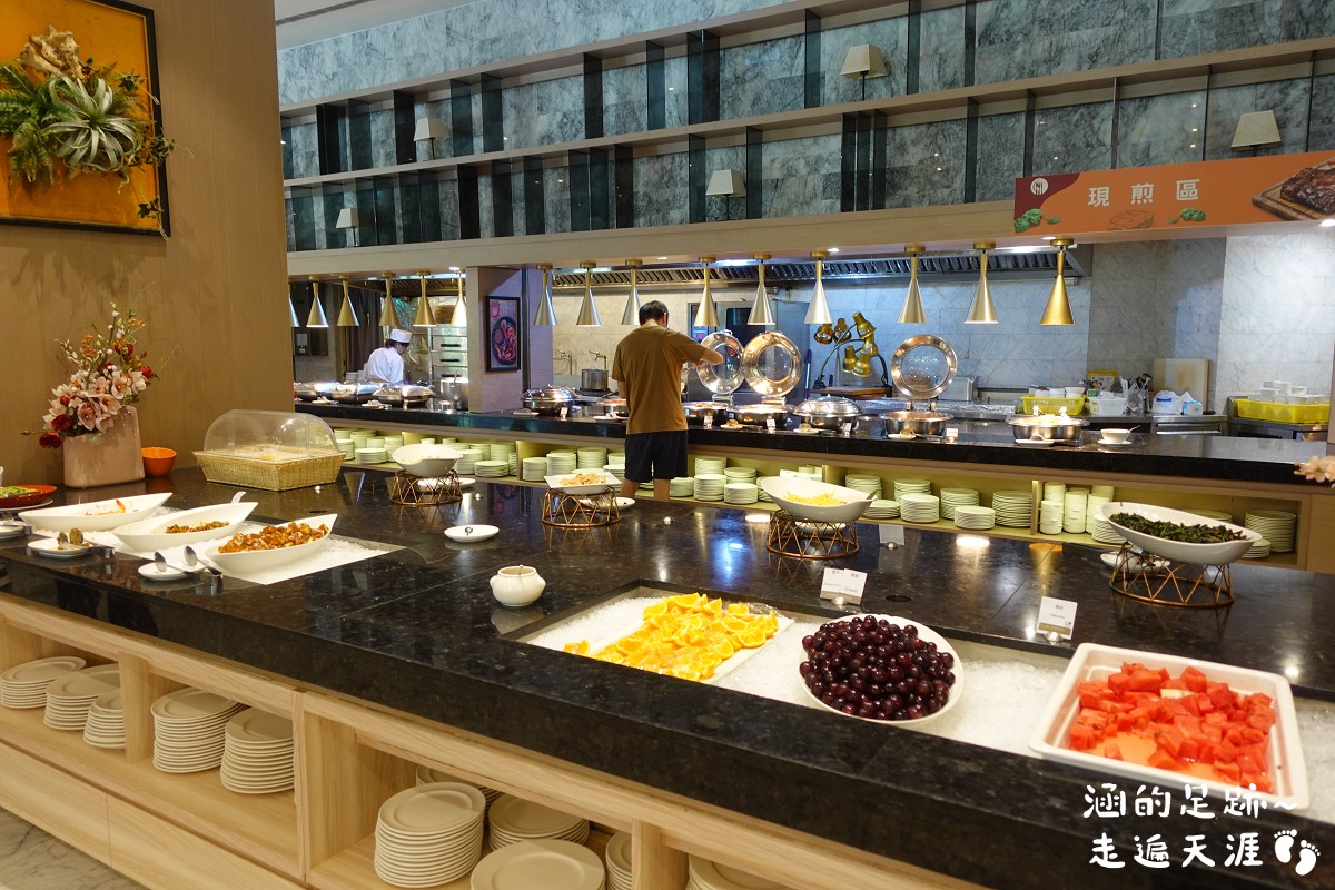 [宜蘭羅東飯店推薦] 村却國際溫泉酒店 ~ 宜蘭最高飯店，視野極佳，房間景觀雙湯，高空酒吧、游泳池、兒童遊戲區設施豐富，早午餐供應至12:30