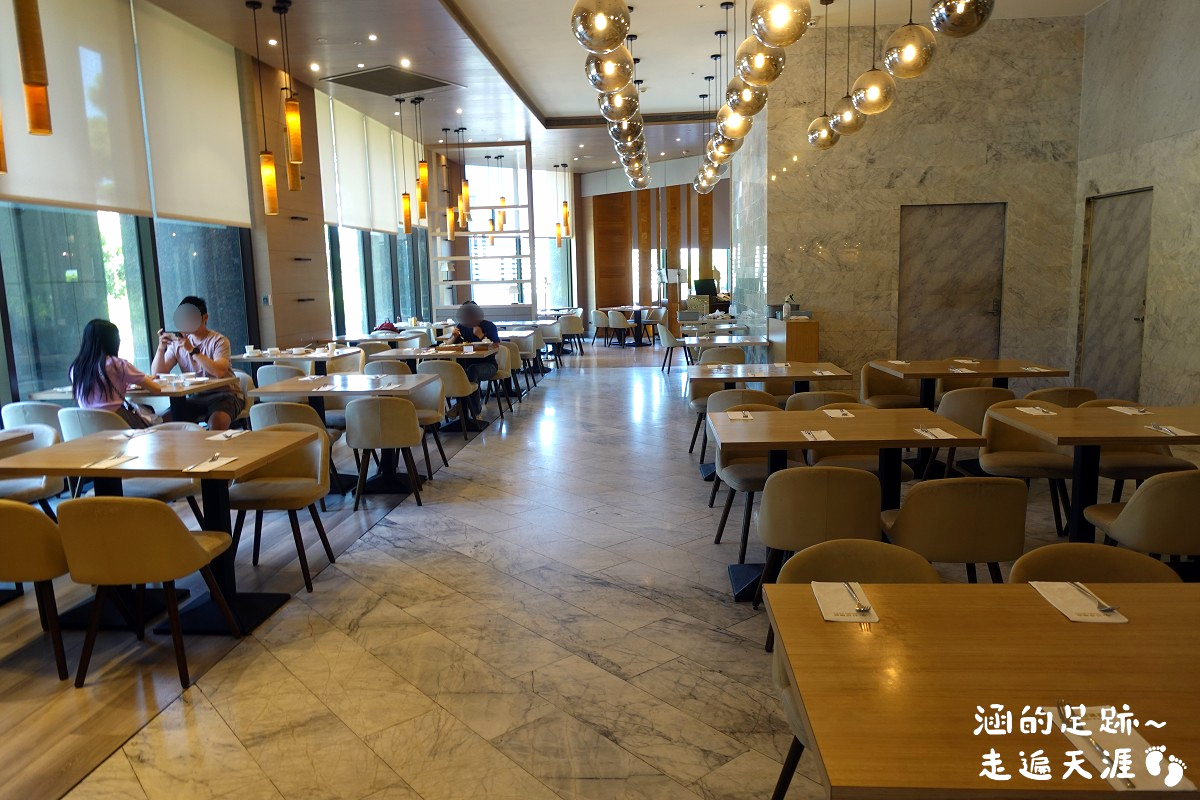 [宜蘭羅東飯店推薦] 村却國際溫泉酒店 ~ 宜蘭最高飯店，視野極佳，房間景觀雙湯，高空酒吧、游泳池、兒童遊戲區設施豐富，早午餐供應至12:30