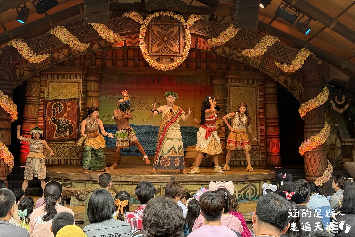 [香港] 香港迪士尼樂園 ~ 園區必玩設施、遊行、精彩迪士尼星夢光影之旅、餐廳、住宿，香港迪士尼攻略