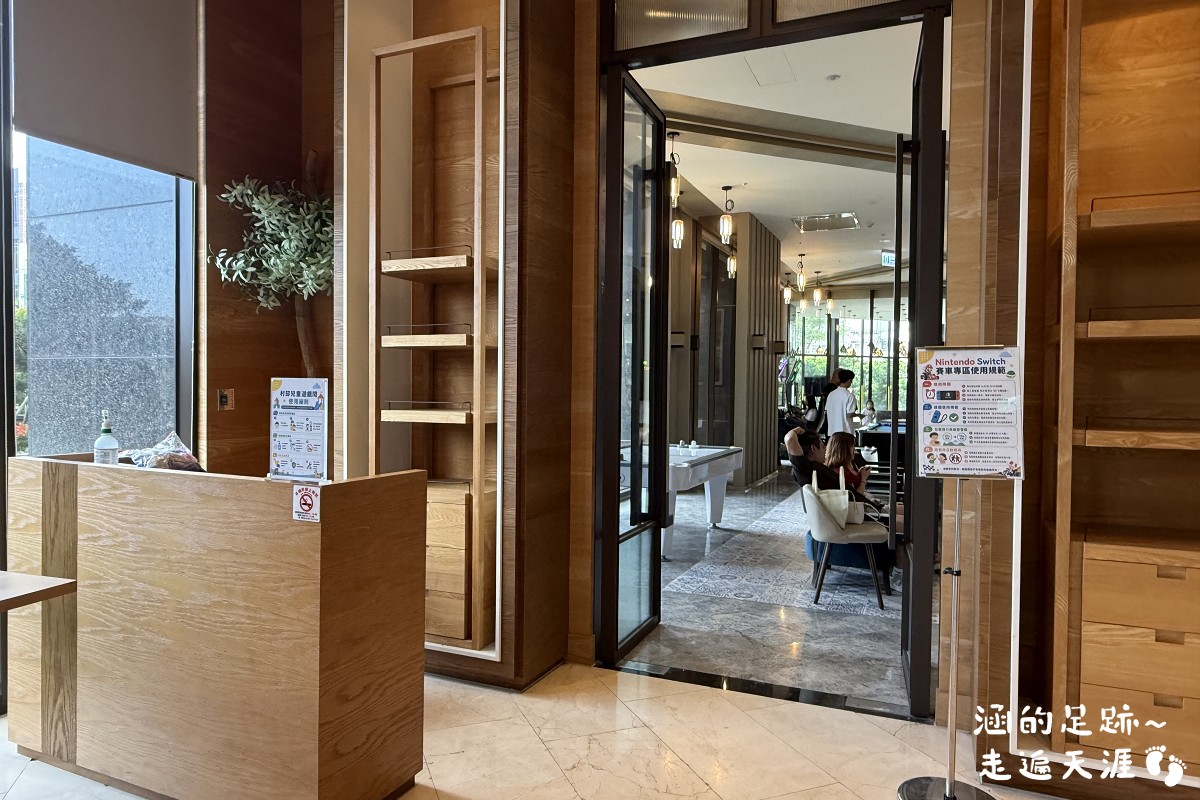 [宜蘭羅東飯店推薦] 村却國際溫泉酒店 ~ 宜蘭最高飯店，視野極佳，房間景觀雙湯，高空酒吧、游泳池、兒童遊戲區設施豐富，早午餐供應至12:30