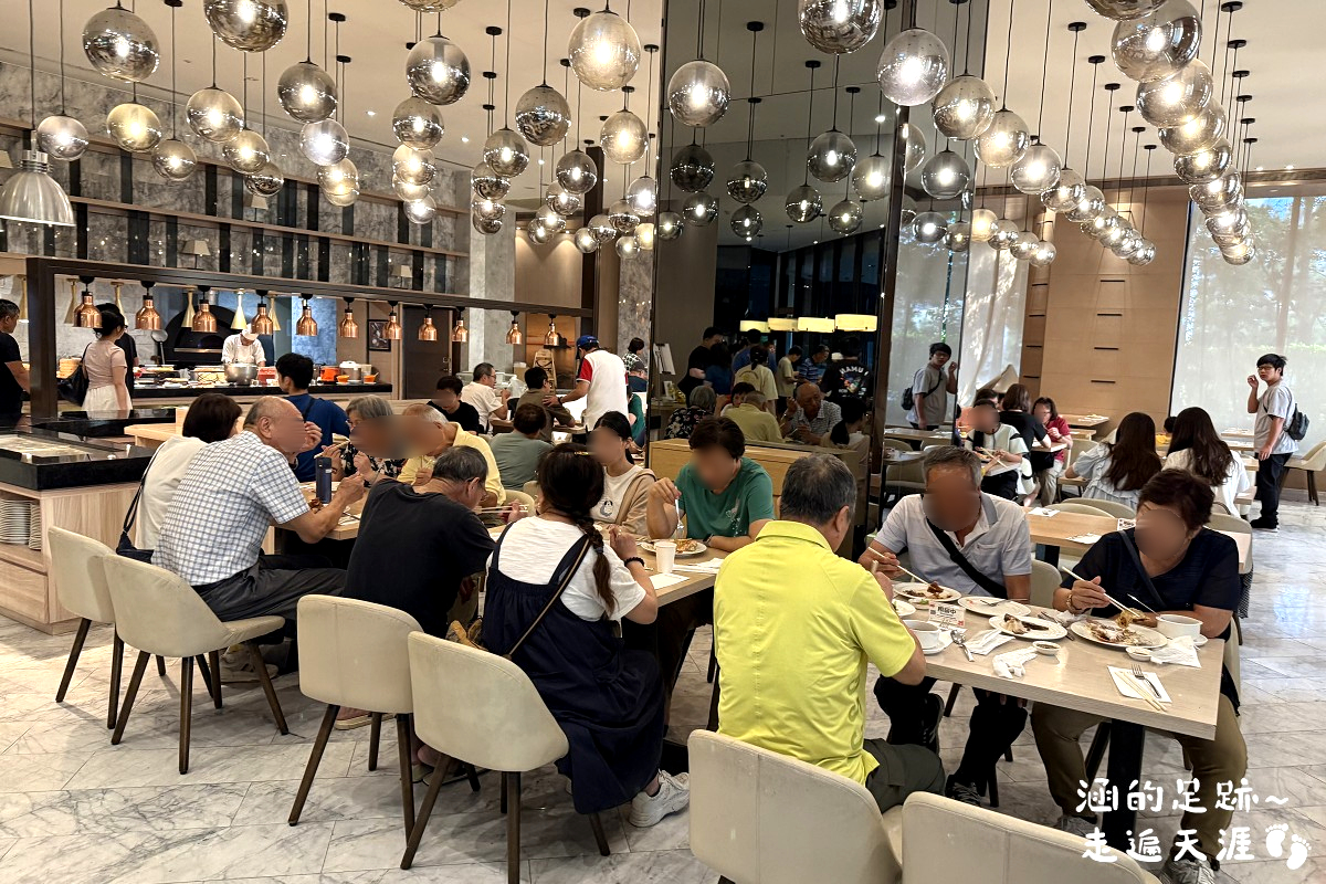 [宜蘭羅東飯店推薦] 村却國際溫泉酒店 ~ 宜蘭最高飯店，視野極佳，房間景觀雙湯，高空酒吧、游泳池、兒童遊戲區設施豐富，早午餐供應至12:30