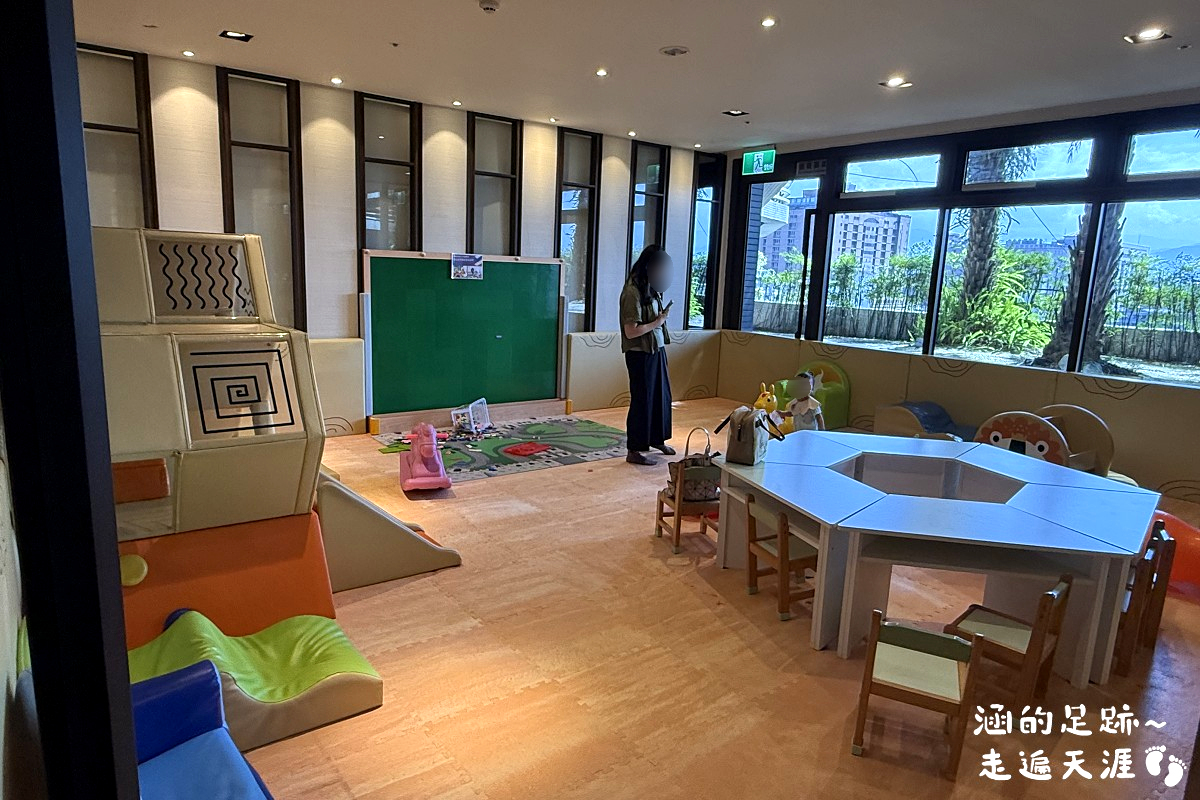 [宜蘭羅東飯店推薦] 村却國際溫泉酒店 ~ 宜蘭最高飯店，視野極佳，房間景觀雙湯，高空酒吧、游泳池、兒童遊戲區設施豐富，早午餐供應至12:30