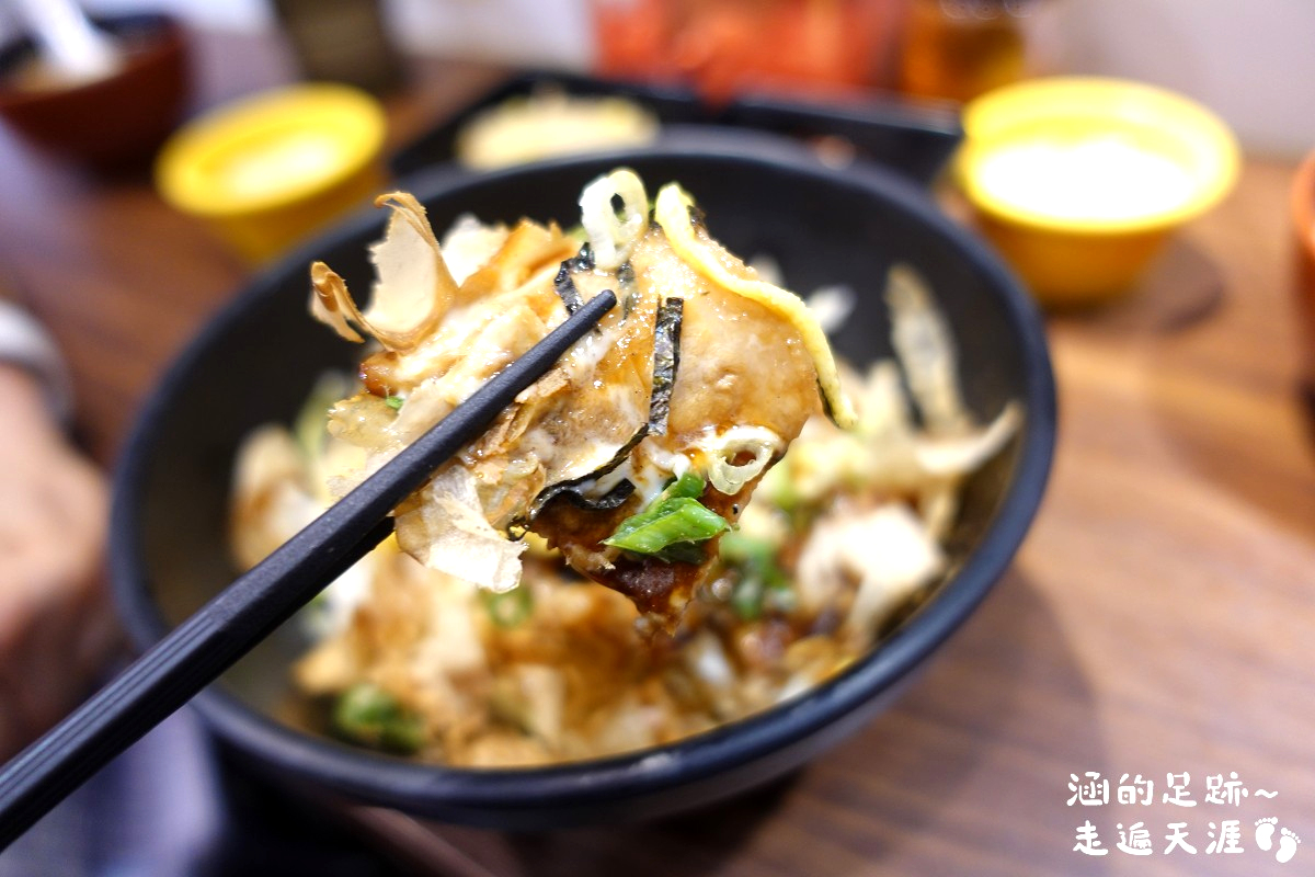 [忠孝新生美食] 佐藤精肉店 豚丼專門 ~ 平價美味日式燒肉丼飯，必吃原祖烤五花豚丼、辛蔥香香烤五花豚丼，光華商場美食推薦