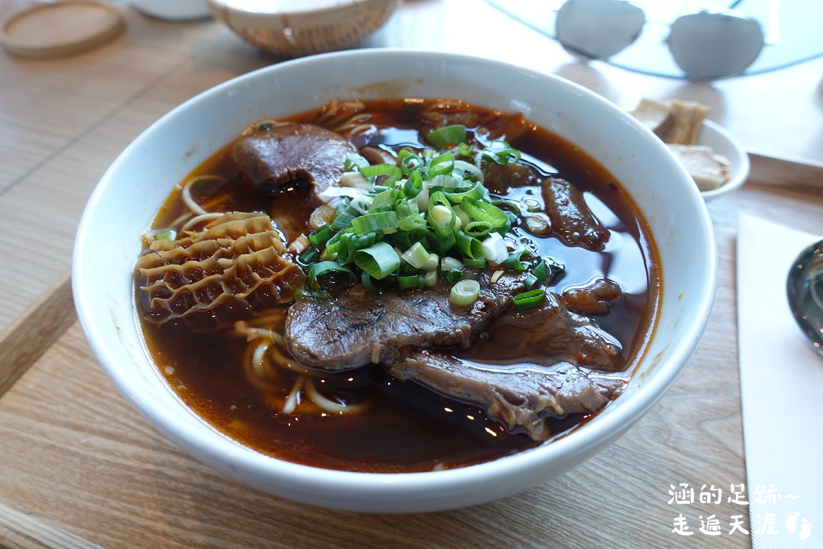 [宜蘭飯店推薦] 凱渡廣場酒店 ~ 陸上郵輪，活動設施多，海水游泳池、漂漂河、海景溫泉、超大遊戲區，房內欣賞絕美龜山島日出，宜蘭親子渡假飯店推薦