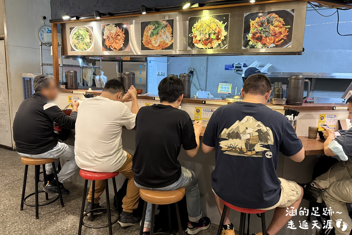 [忠孝新生美食] 佐藤精肉店 豚丼專門 ~ 平價美味日式燒肉丼飯，必吃原祖烤五花豚丼、辛蔥香香烤五花豚丼，光華商場美食推薦