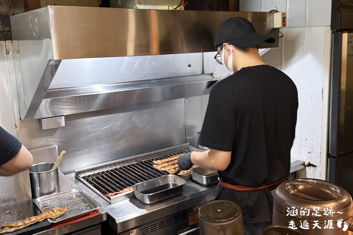 [忠孝新生美食] 佐藤精肉店 豚丼專門 ~ 平價美味日式燒肉丼飯，必吃原祖烤五花豚丼、辛蔥香香烤五花豚丼，光華商場美食推薦